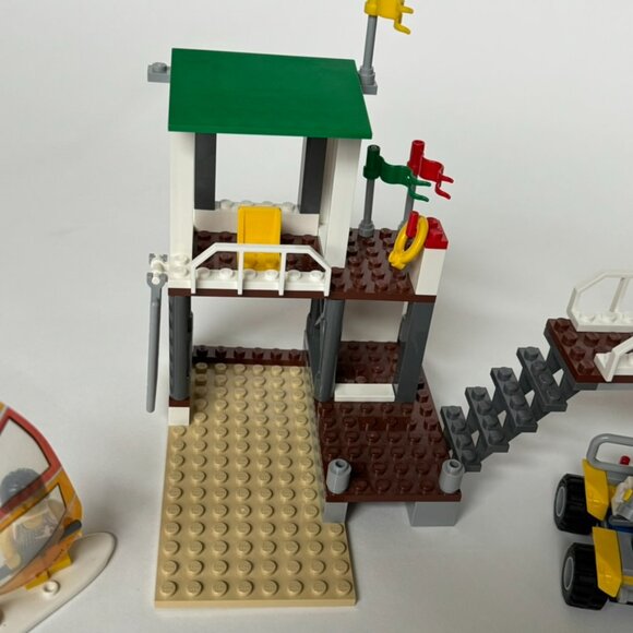 Lego 4644 Marina City Town Harbor Beach Surf Boat Cafe Complete except sticker - Picture 9 of 14